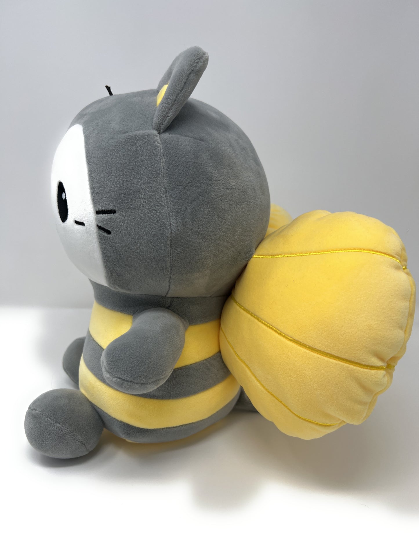 Make It Good 11-Inch Plush Toy: Cute Cat in Bee Costume, Soft and Cuddly Material
